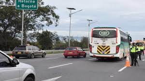 Imagen de apoyo de  Se formulan cargos en contra de la empresa de transporte Origenes Travel Group luego del siniestro ocurrido en la via Bogota  Medellin en San Luis