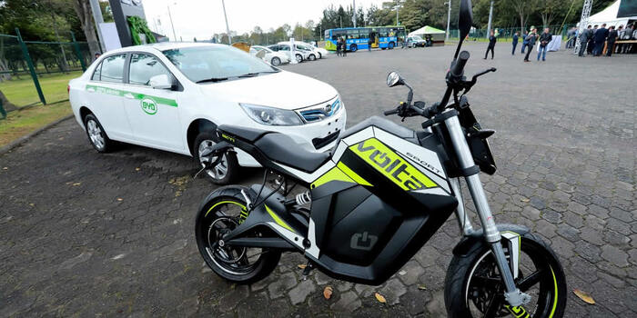 Imagen de apoyo de  Apoyo a la movilidad sostenible 7141 vehiculos electricos han sido registrados en el Runt
