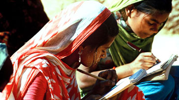 Imagen de apoyo de  Los trabajadores estan cada vez mejor formados aunque no siempre encuentran empleos idoneos