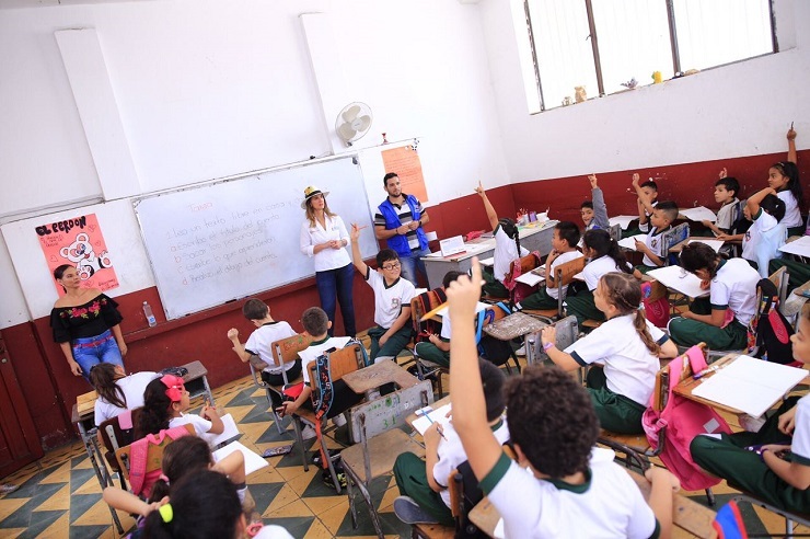 Imagen de apoyo de  EL Ministerio de Educacion ofrece becas para Colombianos que deseen realizar estudios en el exterior