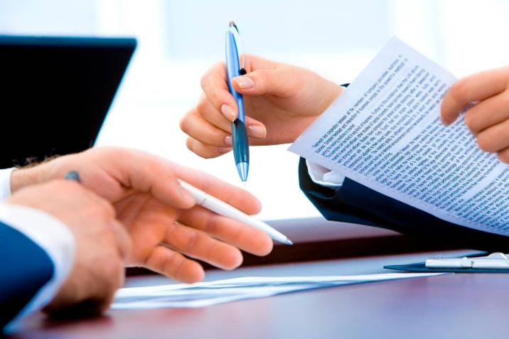 Imagen de apoyo de Consejo de Estado suspende provisionalmente mandato presidencial que restringia celebracion de contratos de prestacion de servicios con entidades estatales