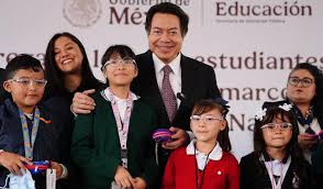 Imagen de apoyo de  Son entregados 500 pares de lentes gratuitos como parte de la estrategia Vive saludable vive feliz