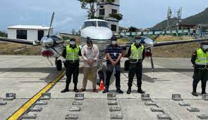 Imagen de apoyo de  Son formulados cargos contra capitan de la Policia que habria facilitado trafico y transporte de cocaina en avioneta