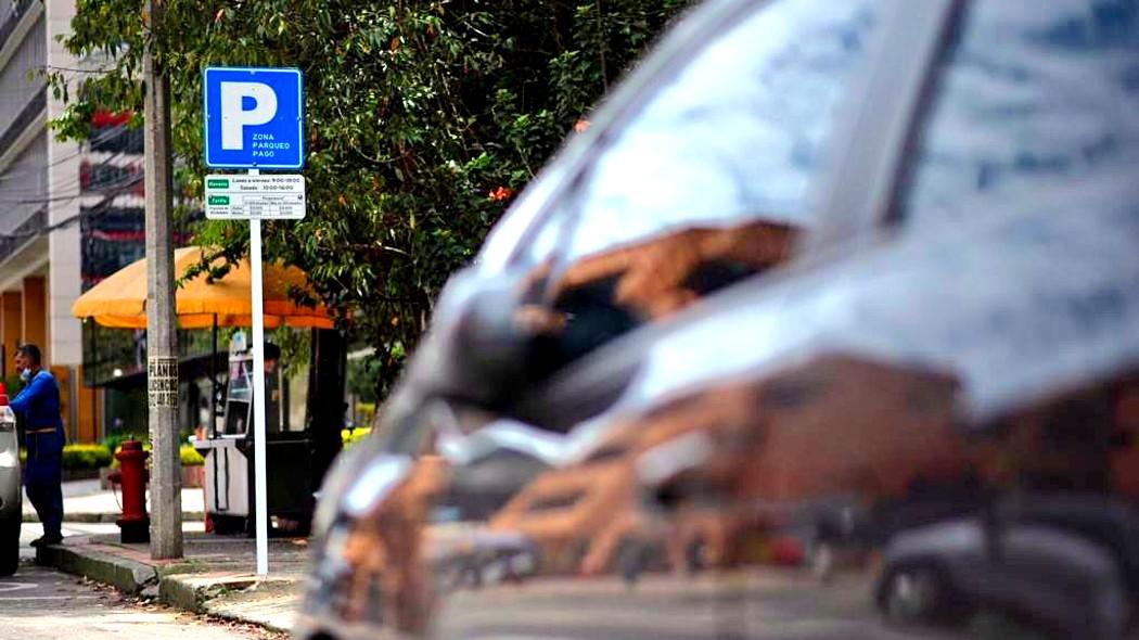 Imagen de apoyo de Asi se pagara el servicio de parqueo en vias publicas de Bogota