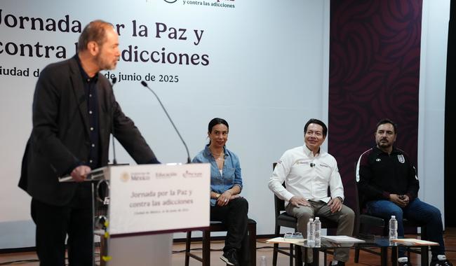 Imagen de apoyo de  El 8 Maraton por la Lectura fortalece la union social secretario de Educacion Mario Delgado