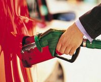 Imagen de apoyo de  El senador Luis Fernando Velasco habla sobre mico incluido en la  Ley 1739 de 2014 mediante la cual se reforma el estatuto tributario y donde se impediria que el precio de la gasolina baje