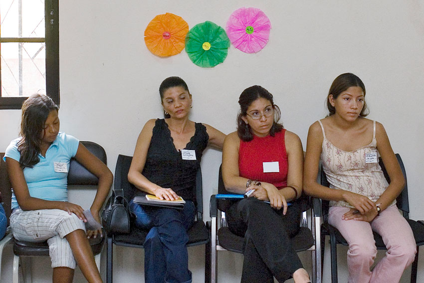 Imagen de apoyo de  Es necesario ampliar la proteccion de los defensores de los derechos de la mujer en las Americas recomienda relator