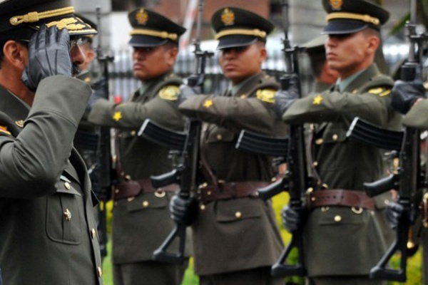 Imagen de apoyo de  Se debe motivar el llamamiento a calificar servicios