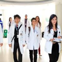 Imagen de apoyo de  Gobierno aprueba 1300 becascredito para especializaciones de la salud