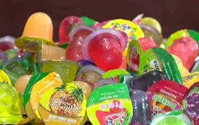 Imagen de apoyo de  Superindustria prohibe venta de minigelatinas en capsula por riesgo de asfixia dao neurologico y muerte en nios