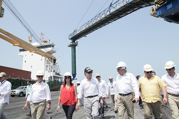 Imagen de apoyo de  Con inauguracion de Puerto de Mamonal Colombia exportara carbon de petroleo