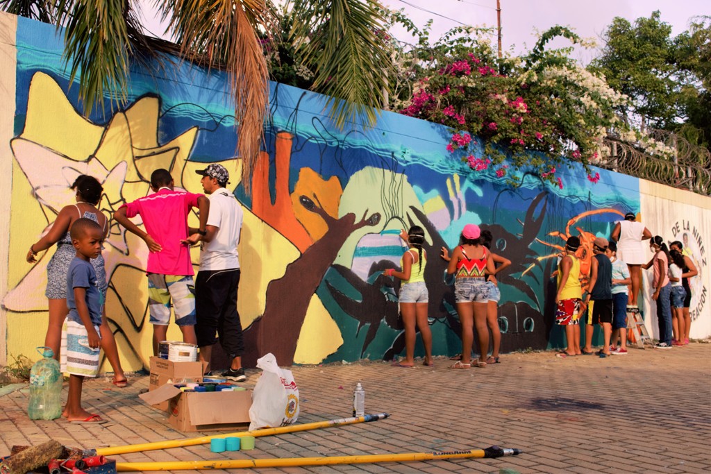 Imagen de apoyo de  Mural en San Andres Islas generando conciencia para salvar los oceanos