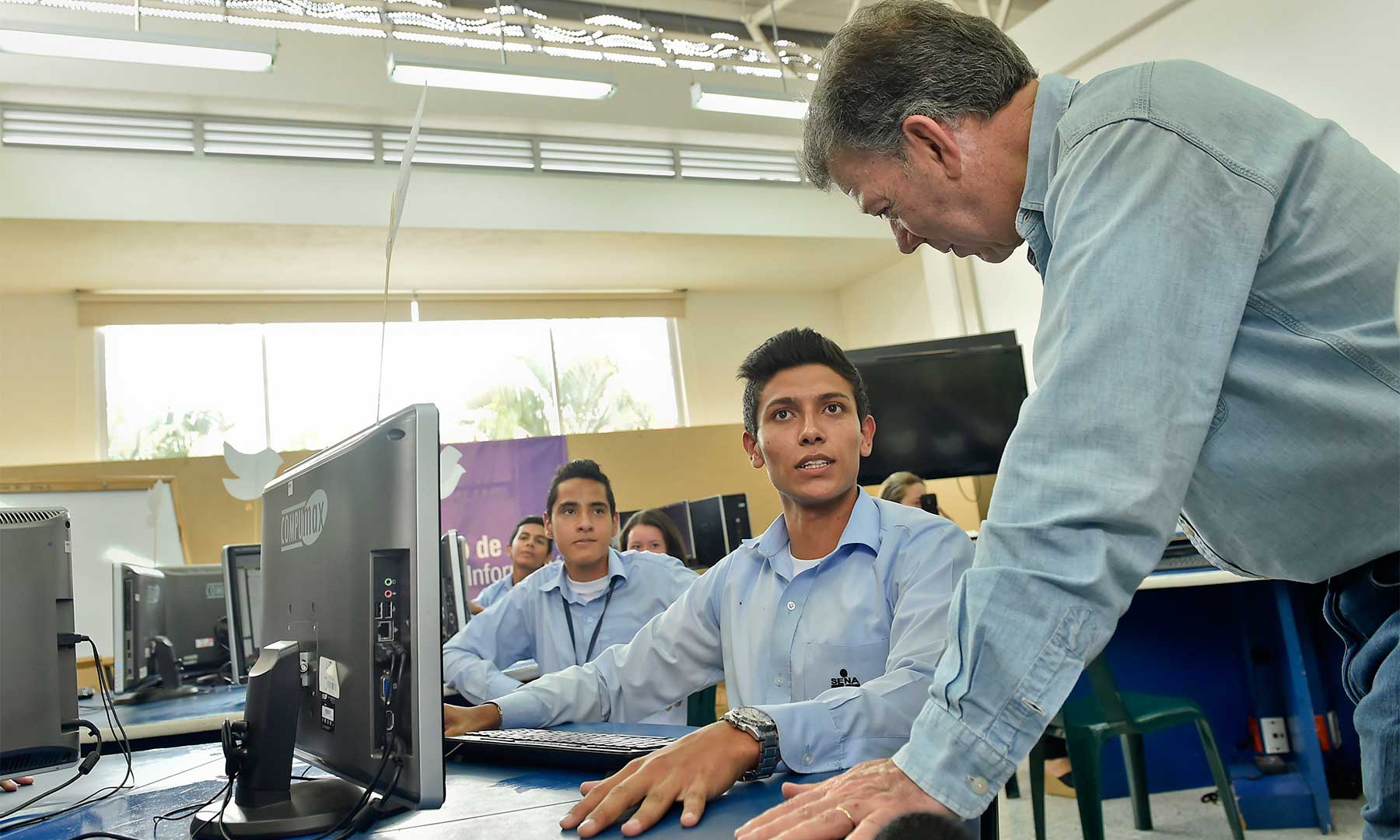 Imagen de apoyo de  El Sena es fundamental para capacitar al personal que se requiere para construir las grandes obras de infraestructura