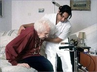 Imagen de apoyo de Cuando se trate de personas de tercera edad se debe cumplir todas las garantias para asegurar su derecho a la salud e integridad personal