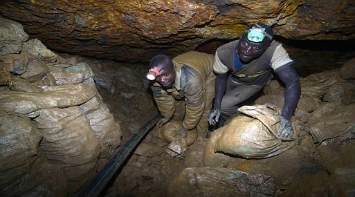 Imagen de apoyo de  Correr el telon de la esclavitud moderna