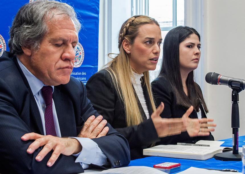 Imagen de apoyo de  Embajadora de Venezuela irrumpe en rueda de prensa de jefe de OEA con opositoras